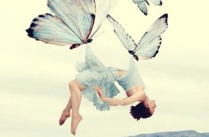 donna-e-farfalle-305x200